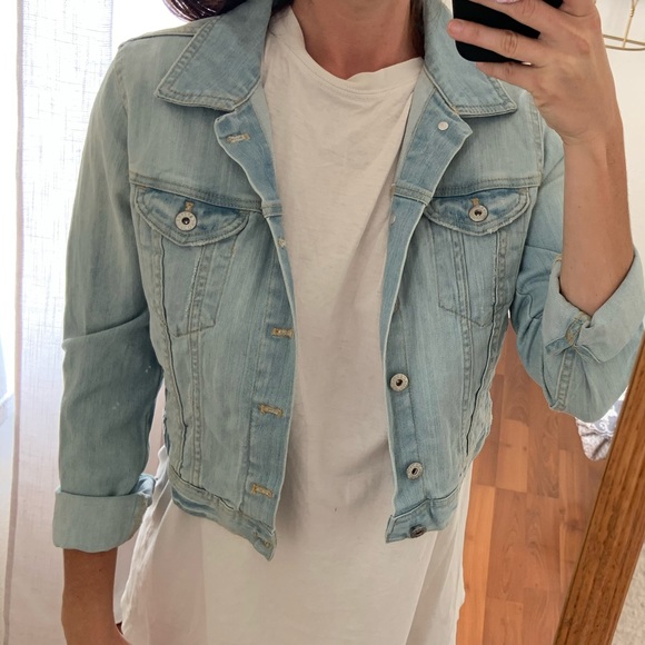 H & M Divided Jean Jacket Cropped Denim - Picture 4 of 9